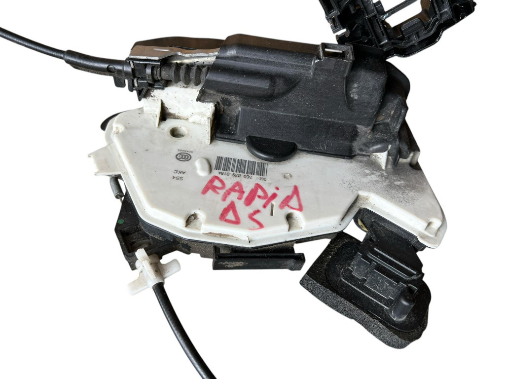 02250 Broasca SPATE DREAPTA VW PASSAT B8 / SKODA OCTAVIA 3 / RAPID COD 5E0839016A