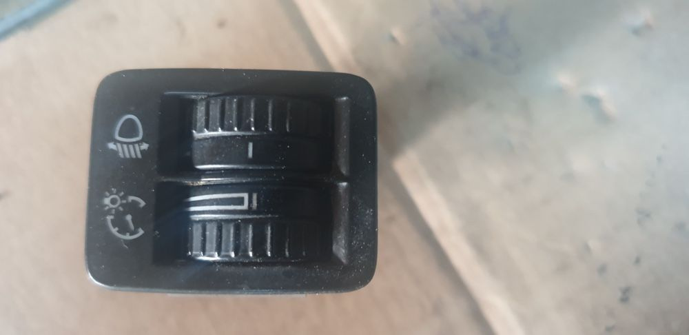 02899 Buton reglaj faruri+luminozitate bord Vw Passat B7