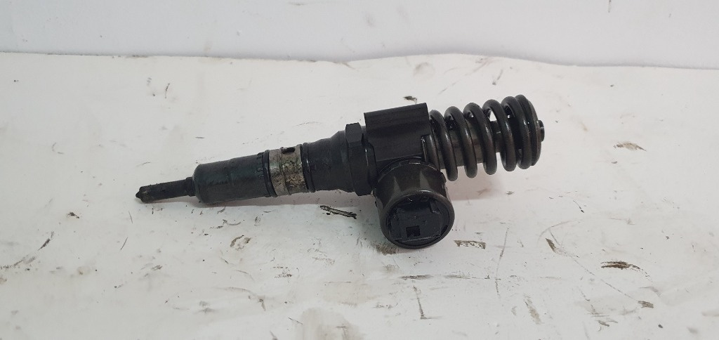 03G130073G+ Injector Volkswagen Golf 5 2.0 TDI tip motor AZV