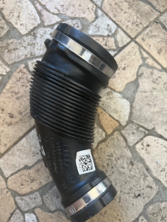 04l129661B Tub / Furtun Aer Audi A5 F5/8W 2016/2017/2018-2022