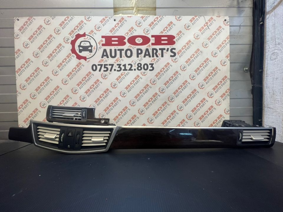 05799 Set Ornamente / Trimuri Bord Mercedes Benz E-Class W212 A2126800271
