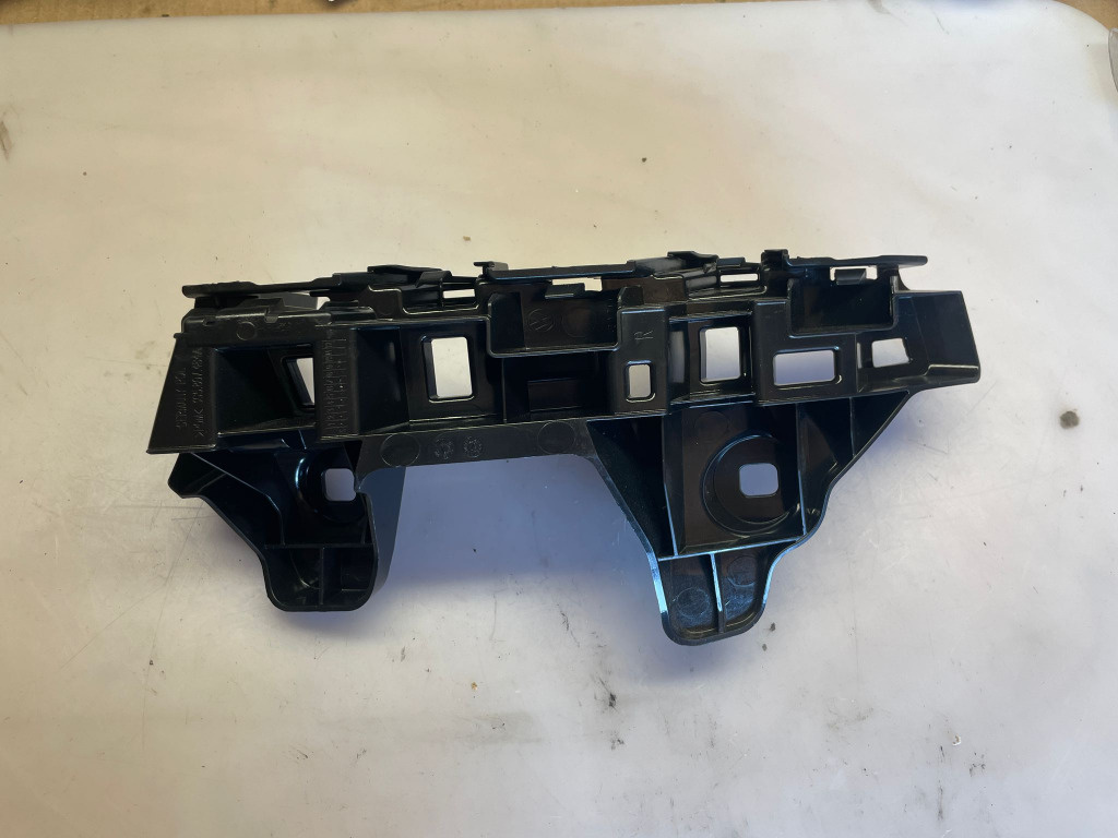 06853 Suport dreapta bara spate Volkswagen Passat B8 facelift 2020 3G5807484A