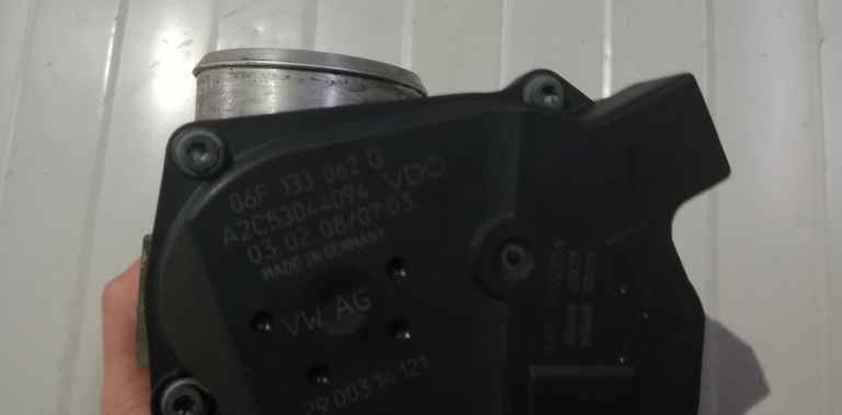 06F133062G Clapeta acceleratie Audi A4 B