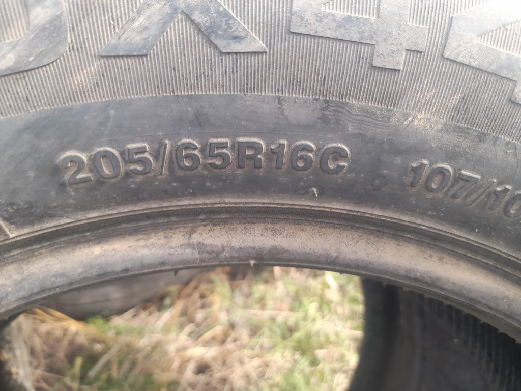 2 cauciucuri 205/65 R16 C