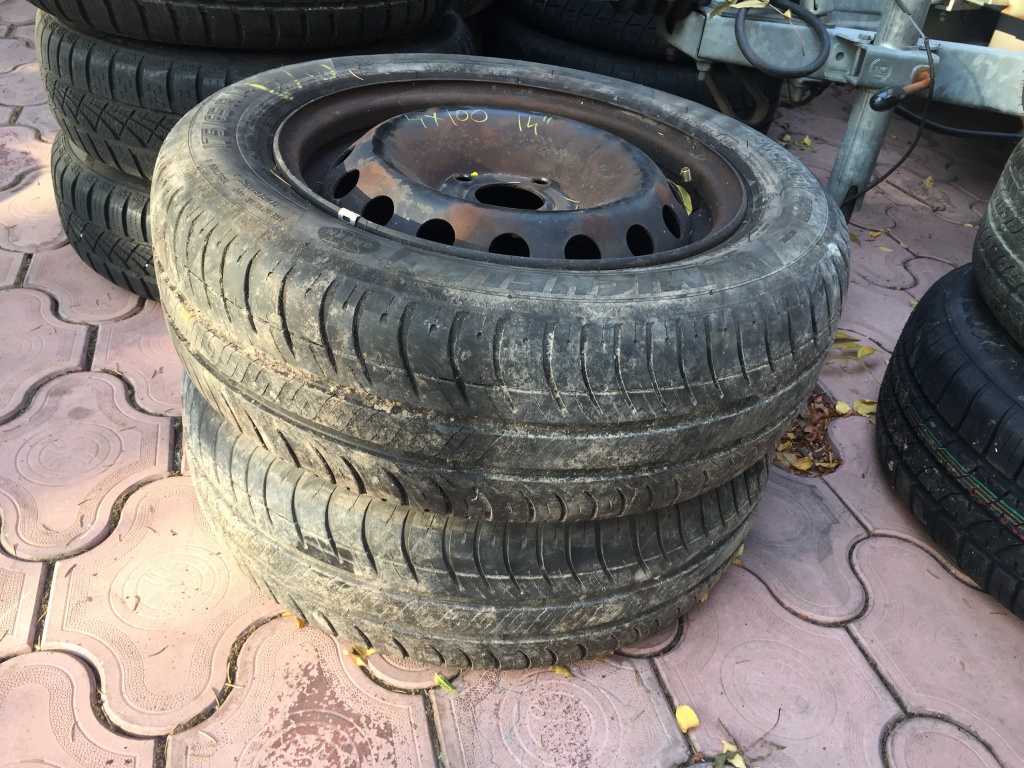 2 jante tabla pe 14" originale renault cu anvelope de vara 175/65/14