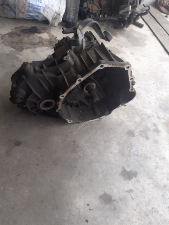 2840106190 cutie viteze mercedes vito motor de 2.3 anul 1995-2004