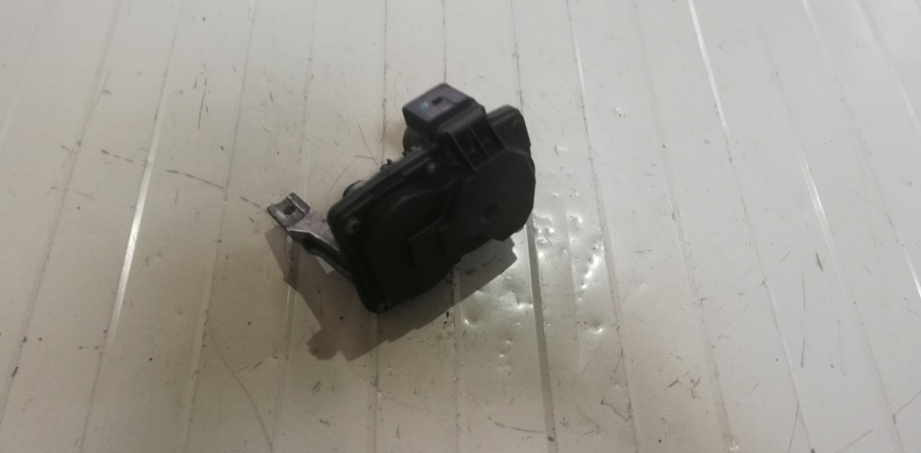 5Q0253691H Clapeta evacuare Skoda Octavia 3 Sedan 1.6 TDI 110 cai motor CXX Euro 6 an 2016 2017 2018 2019