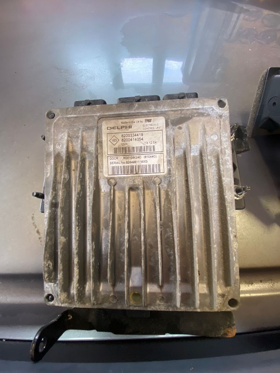 8200334419, 8200374152 ECU Calculator motor Renault Megane 2 1.5 DCI Euro 3