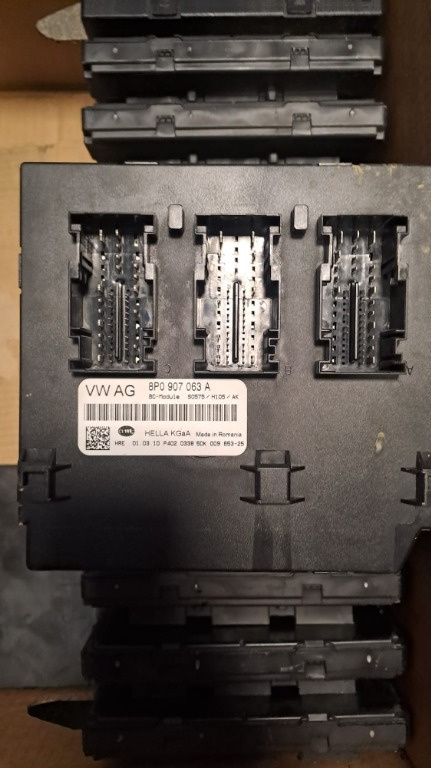 8p0907063a modul confort a3