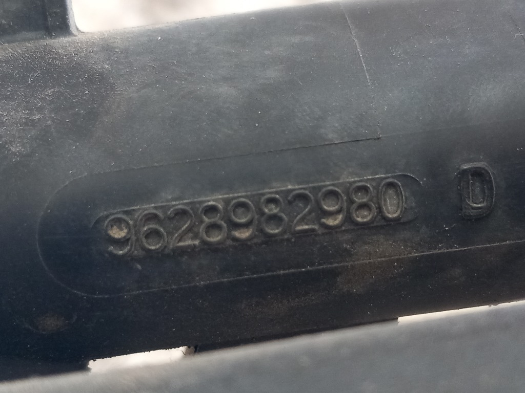 9628982980D rampa de injectie Peugeot 206 1.4