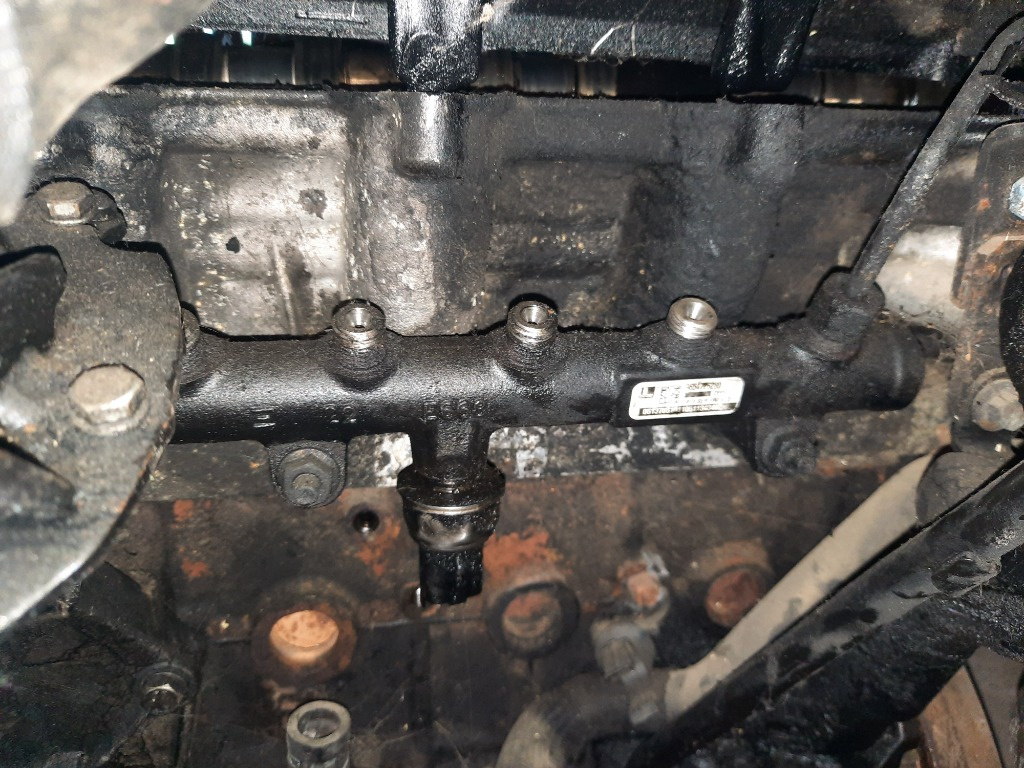 9654726280 rampa injectoare Ford Focus 2 combi 2.0
