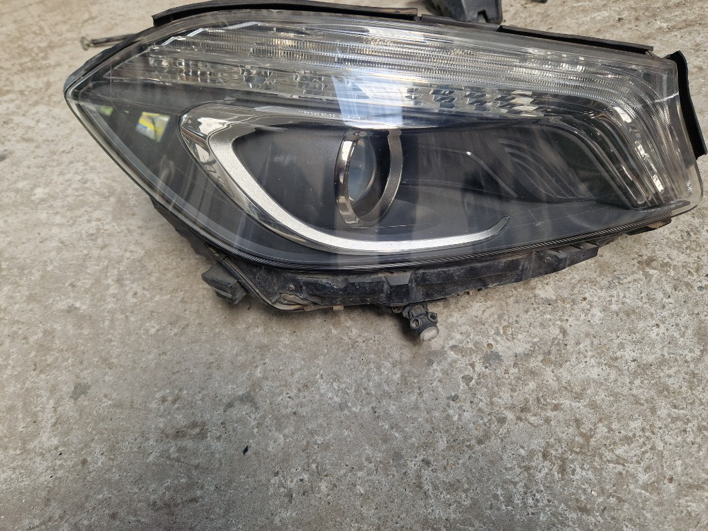 A1768202861kz far dreapta cu xenon mercedes a clas