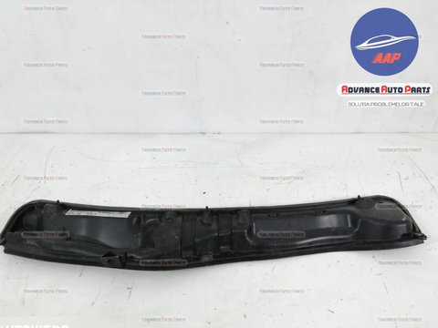 Acoperire stergator grila parbriz originala Renault Twingo 3 2014 2015 2016 2017 2018 2019 2020 Hatchback 5-usi 668107300R