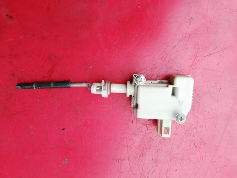 Actuator capac rezervor Vw Golf 4 combi