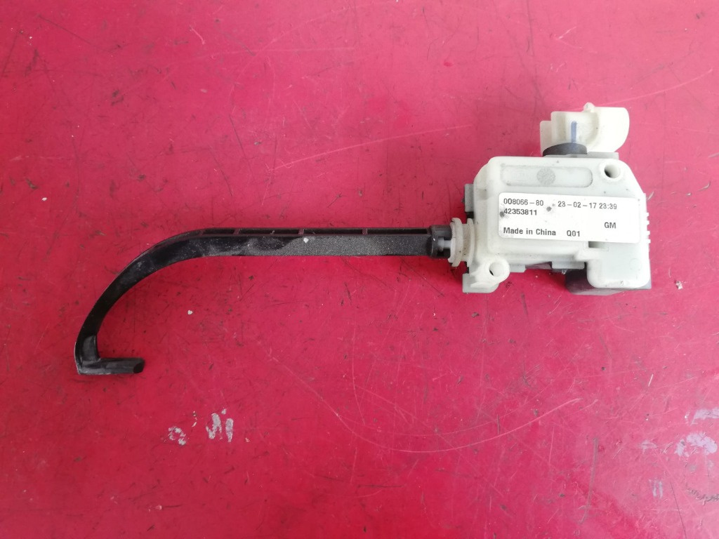 Actuator deschidere capac rezervor Opel Mokka X 42353811