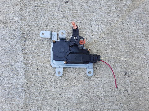 Actuator deschidere haion Kia Sorento, 2005