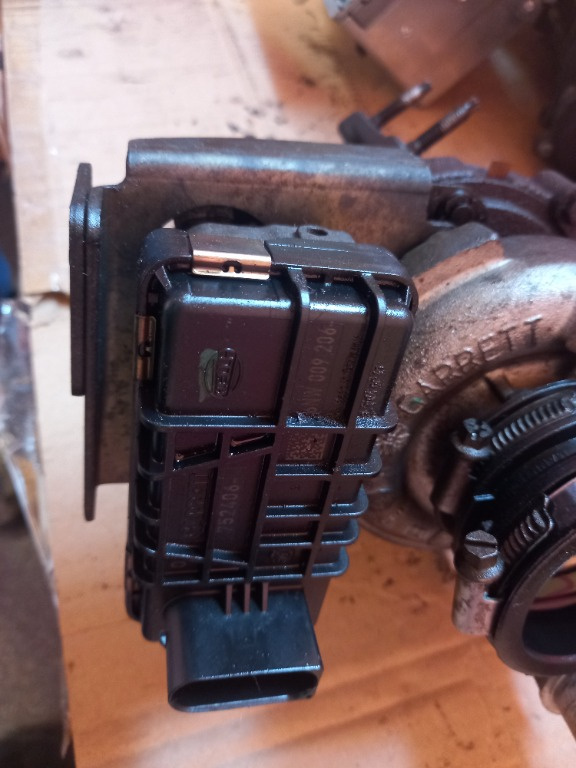 Actuator Ford Focus 2 1.8 TDCI cod produs:6NW009206