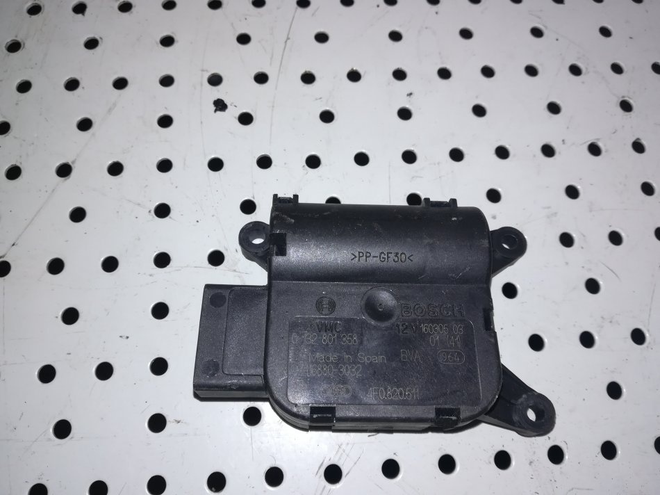 Actuator/ Motoras Grila Aeroterma Audi A6 4F C6