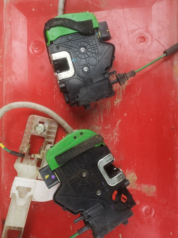 Actuator usa fata stanga dreapta Hyundai i40 ( an 2011- ) OE 81410-3Z000