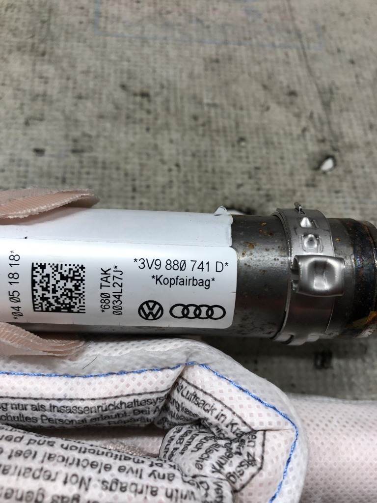 Airbag cortina dreapta Skoda Superb 3 1.4 Benzina 2018, 3V9880742D