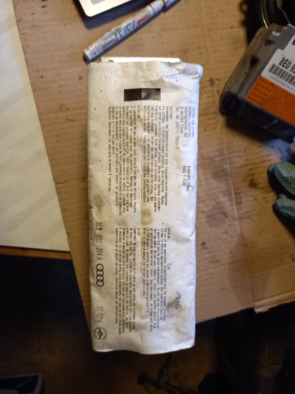 Airbag pasager Audi A4 B6 cod produs:8E0880204A / 8E0 880 204 A