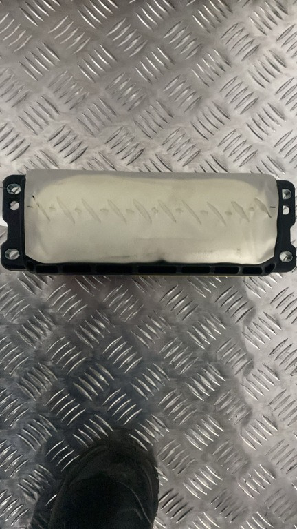 Airbag pasager Vw Passat B7 2.0 TDI cod motor CFG an 2014 cod 3AA880204