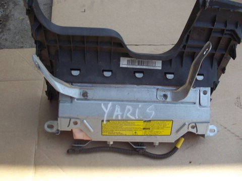 Airbag Toyota Yaris airbag genunchi 2005-2011 dezmembrez Yaris 1.4