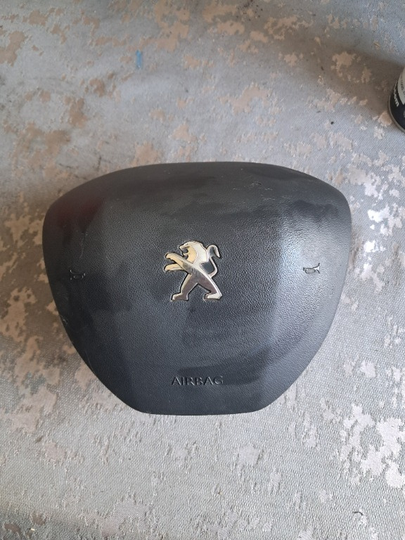 Airbag volan Peugeot 208 2015 cod 98072114ZD