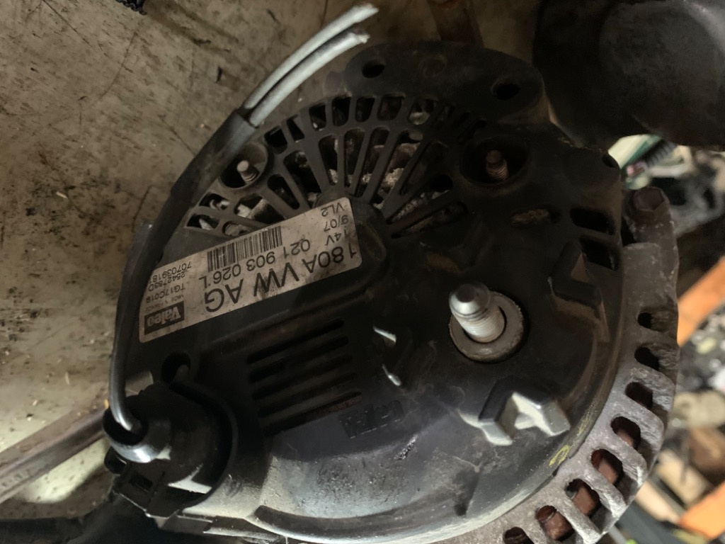 Alternator 021903026L VW PASSAT B6 180A / 2005-201