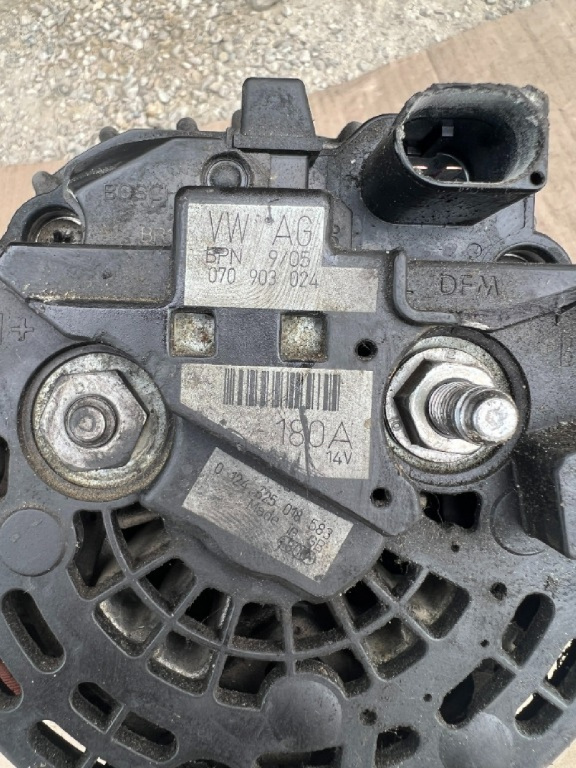 ALTERNATOR 070903024 180A Volkswagen TRANSPORTER T5 an 2005 BAC / AXE / BPF / AXD cod piesa 070903024