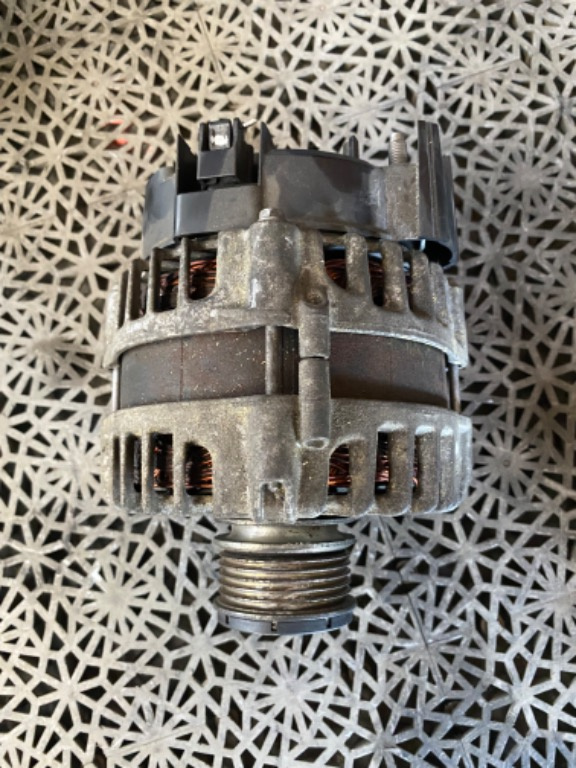 Alternator 1.5 DCI 230A Renault Megane an 2015 - 2020 cod 231003000R