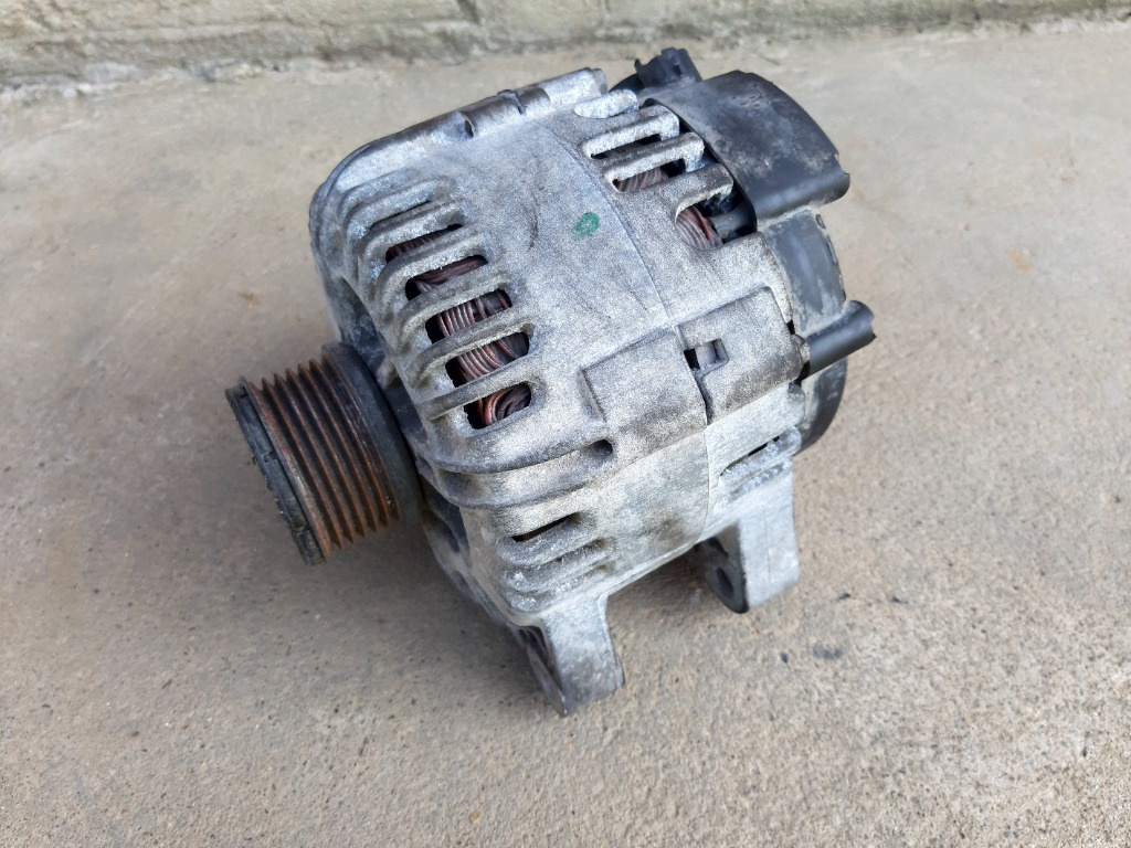 Alternator 1.6 HDI / 2.0 HDI Peugeot / Citroen cod 9646321780