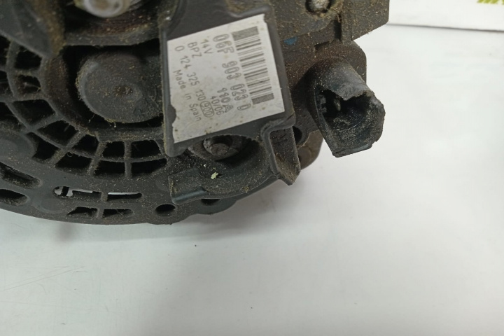 Alternator 1.6 tdi cayd 2.5 tdi 06f90302
