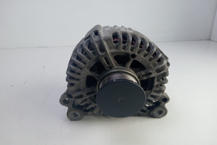 Alternator 140 A 06F903023C Volkswagen V