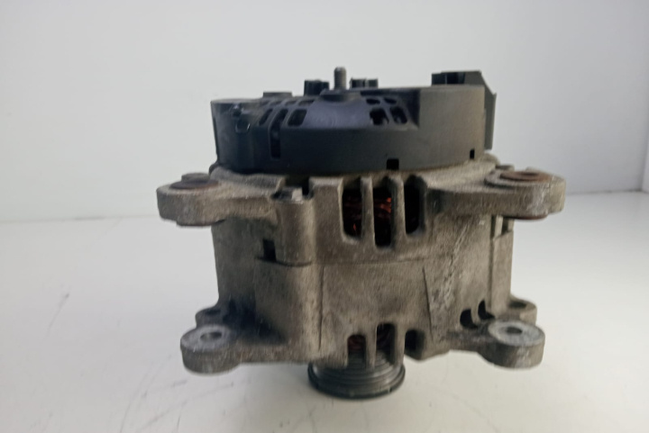 Alternator 140 A 06F903023C Volkswagen V