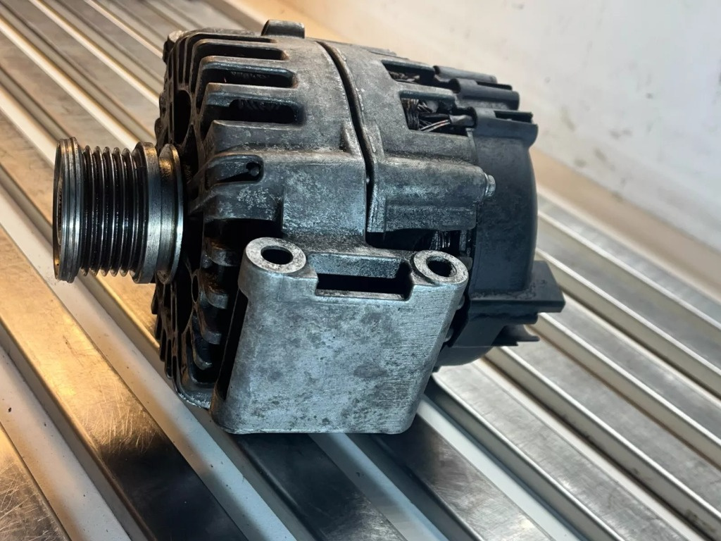Alternator 180A Valeo cod A0009067900 Mercedes Clasa w204 C Coupe C204 2.2 CDI