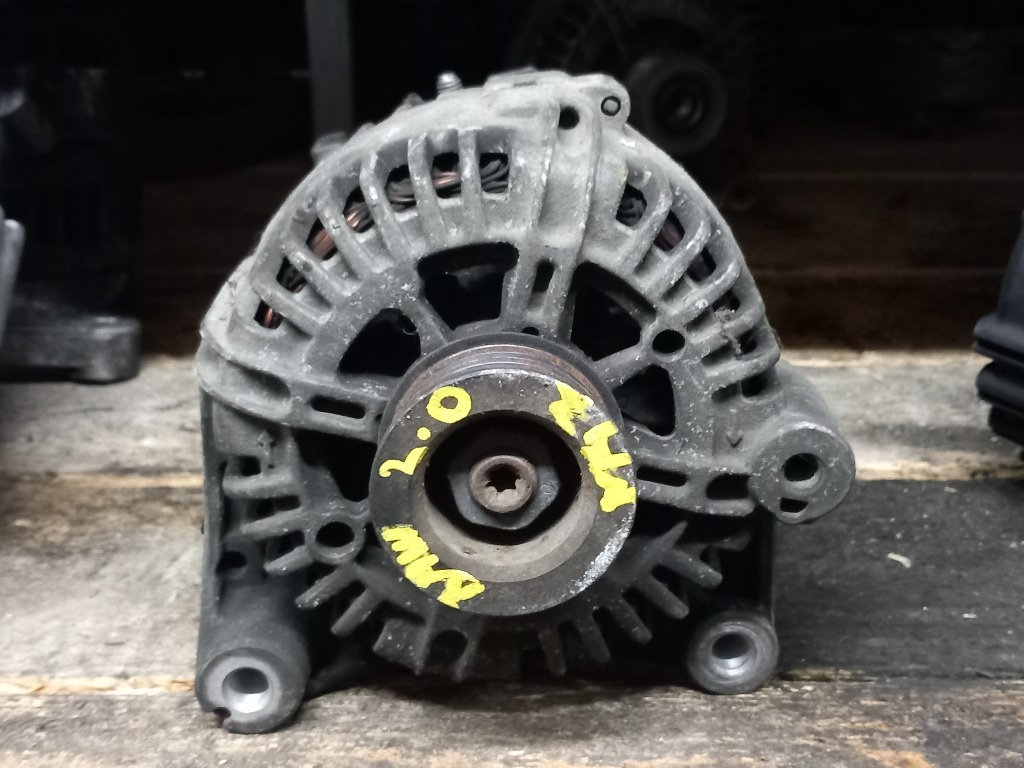 Alternator 2.0 d M47 7802471 BMW Seria 3 E90/E91/E92/E93 [2004 - 2010