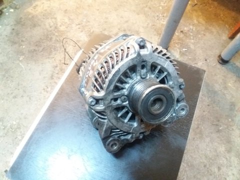 Alternator 8200654785 Renault Laguna 2.0 dci motor M9R