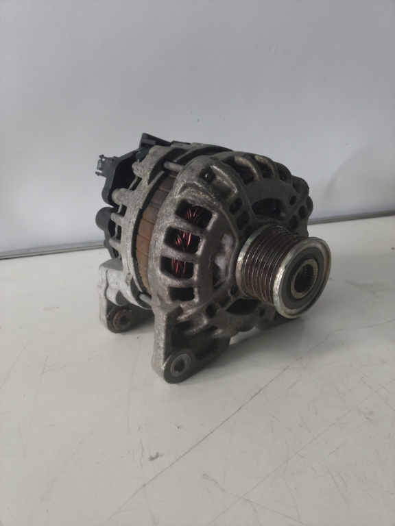 Alternator 90A Dacia Sandero 2019 TCE 231008593r