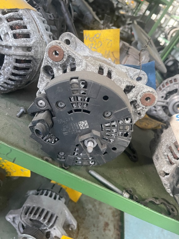 Alternator Audi A4 B8 A5 2.0 TDI 2014 Facelift 03L903017