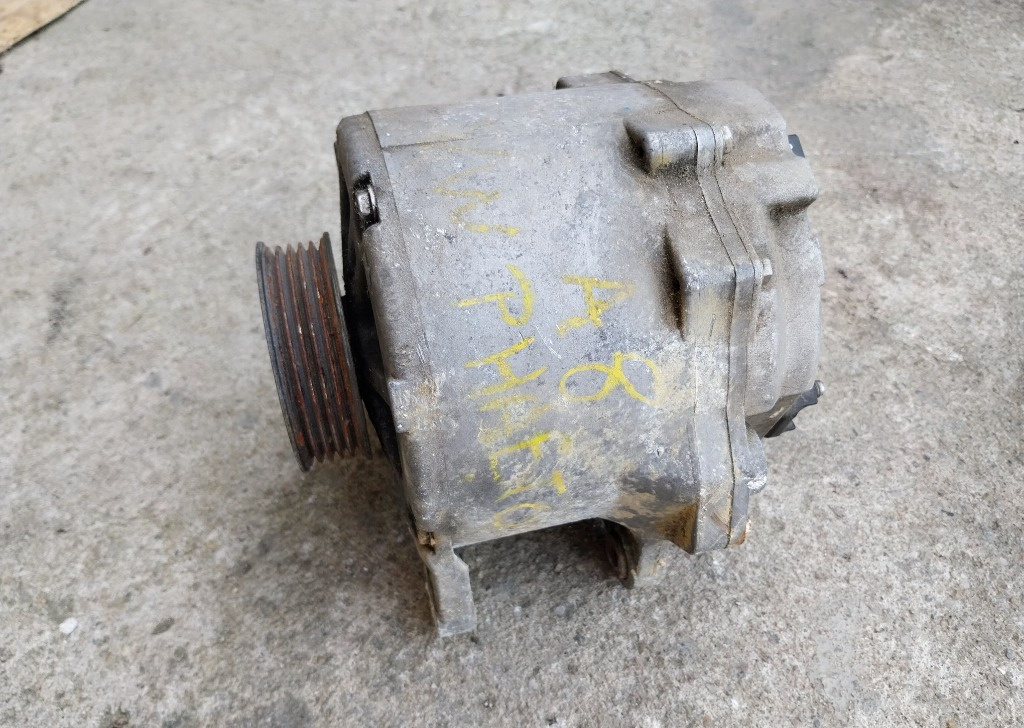 Alternator Audi A8 D3 cu răcire pe apă