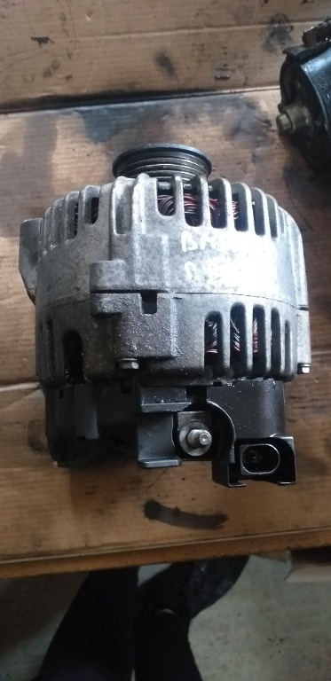 Alternator BMW seria 3 E90 E87 E81 cod produs:7799180AI01