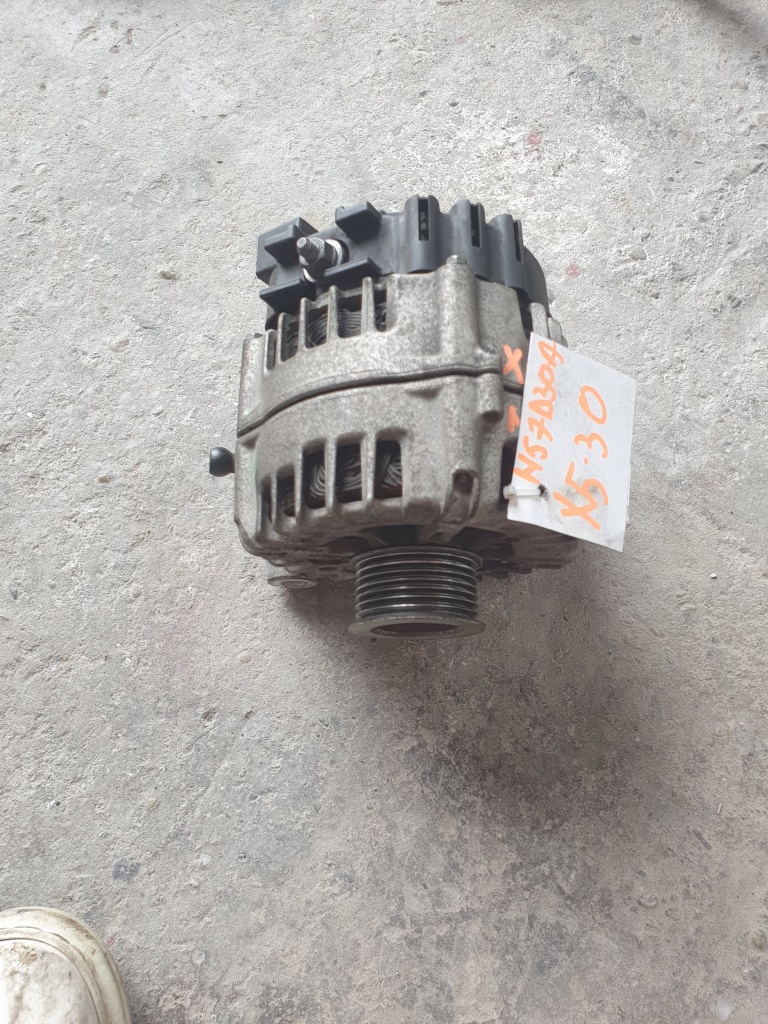 Alternator Bmw X5 E70 Tip Motor : N57D30A Cod OEM : 7807187