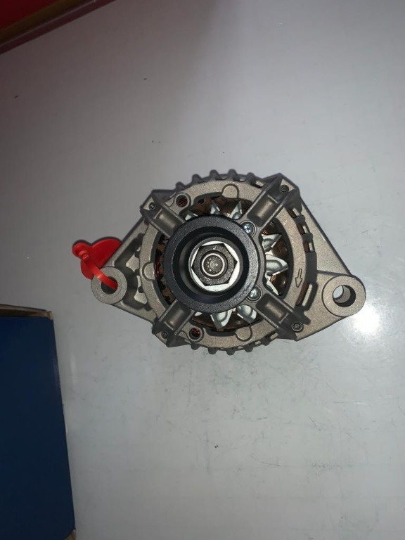 Alternator BOSCH 0986042470 14V 85A MG C