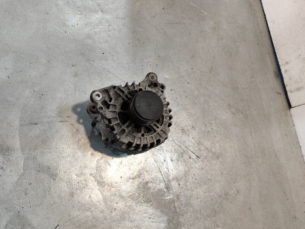 Alternator euro 5 03l903023f Volkswagen VW Touran 