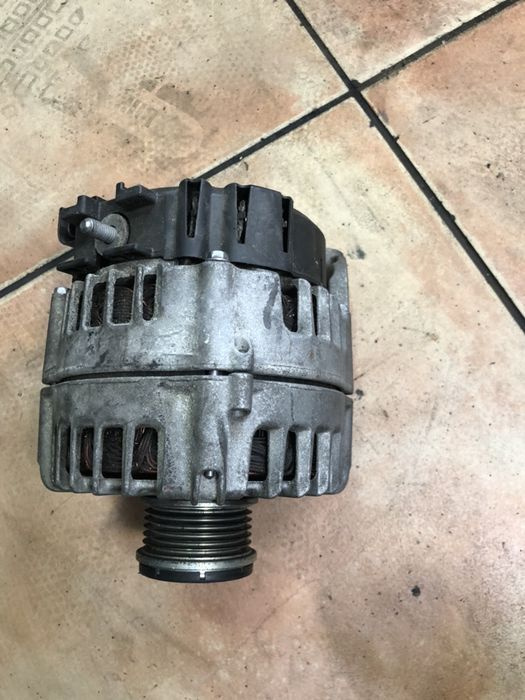 Alternator FG18S052 BMW E90/E91 Facelift 318D N47 143cp