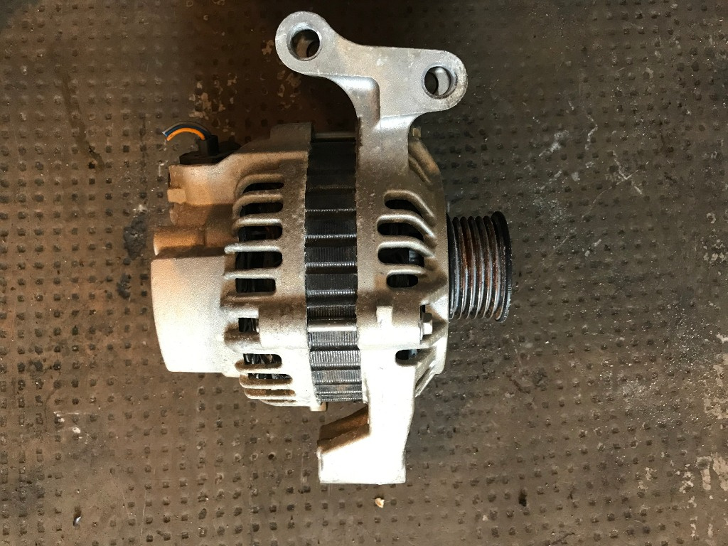 Alternator Ford Fiesta 5 cod: a5ta7692