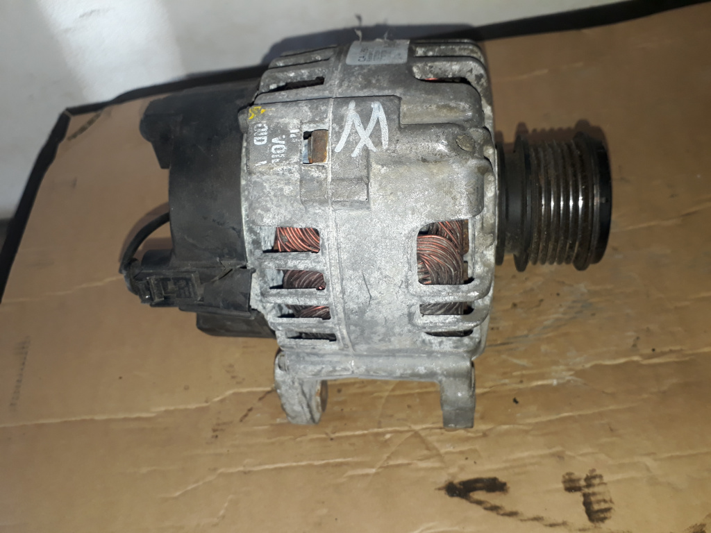 Alternator Golf 4 1.9 tdi motor ATD de 90 amperi 038903023L