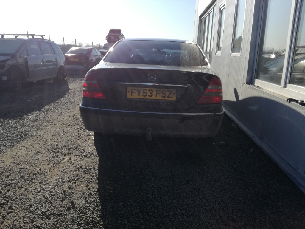 Alternator Mercedes E-Class W211 2005 Av