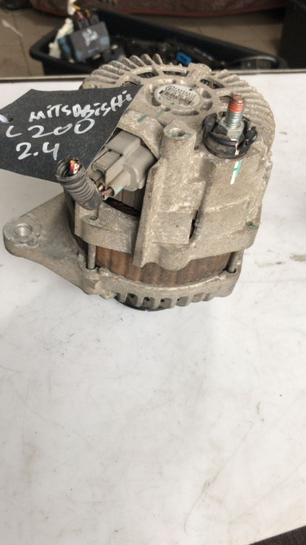 Alternator Mitsubishi L200 an 2016 2.4 DID Cod 1800A410